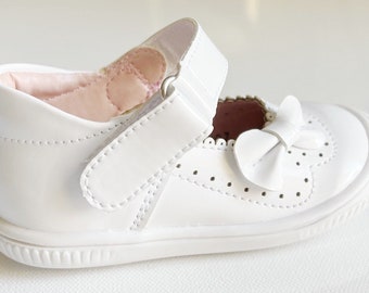 Beautiful Baby Girl Shoes 100% Leather handmade |Lovely white | Cute bow pattern |Easter Day shoes|Little girl shoes |Baptism Shoes｜Toddler