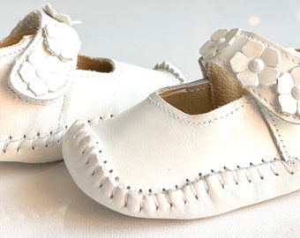 Beautiful Newborn Baby Girl Flower Shoes| Handmade 100%Leather |Infant Sneaker Toddler First Walkers Crib Shoes |Soft Sole