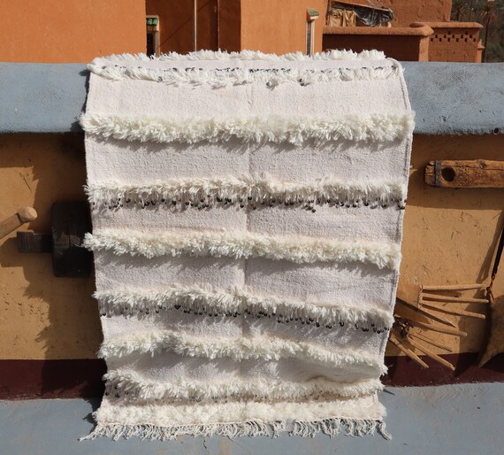 GORGEOUS WHITE MOROCCAN rug, 3x6 rug, morrocan rug, berber rug, azilal rug, boujaad rug, kilim rug, handmade rug, flat weave rug