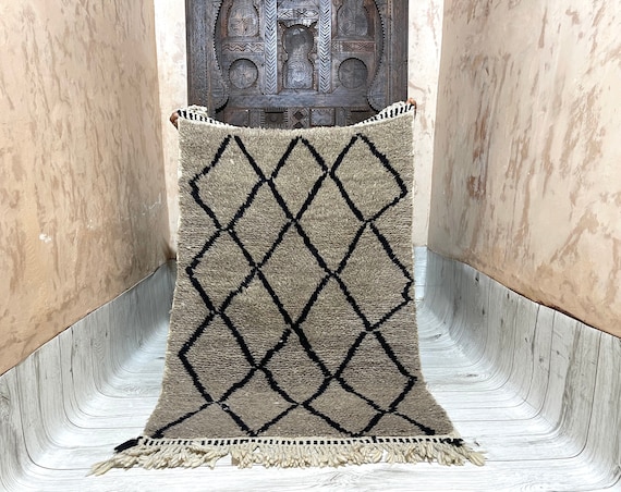 Minimalist Moroccan Rug - Custom area rugs - Gray Beni Mrirt rug - Handmade area rug - Berber Rug - Beni Ouarain rug