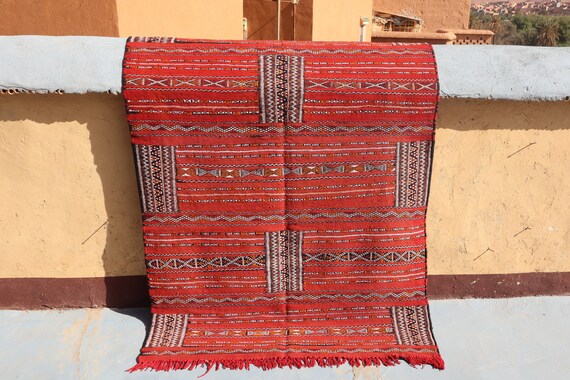 AUTHENTIC MORROCAN KILIM 4x6 rug, red moroccan rug, flat weave rug, nomad rug, beni mguild rug