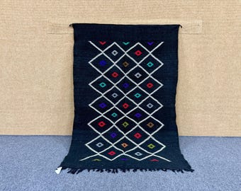 flat weave black rug 5.5 x 3.5 ft