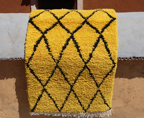Stunning Yellow Wool Rug-Vibrant 2x3 Wool Rug for a Cozy Home