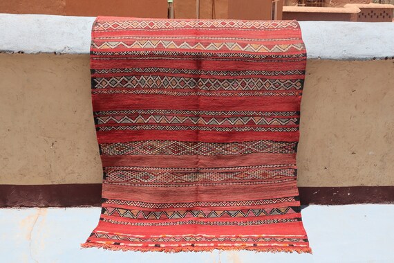 AMAZING VINTAGE MOROCCAN kilim rug, 4x6 red flat weave morrocan beni mguild rug, nomad rug, handwoven wool rug