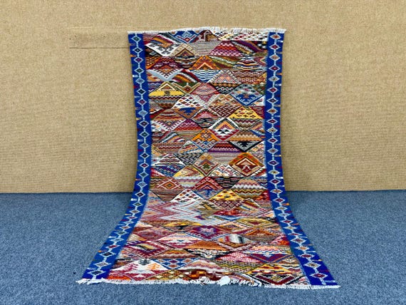 berber Picasso rug 3,8 x 6,9 ft