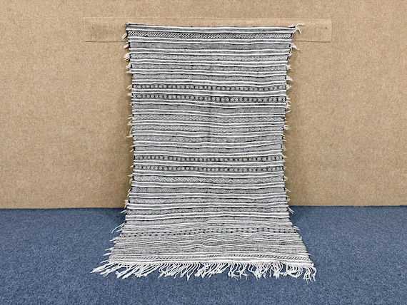Moroccan flat weave Beni Ourain rug 3.4 x 6 ft
