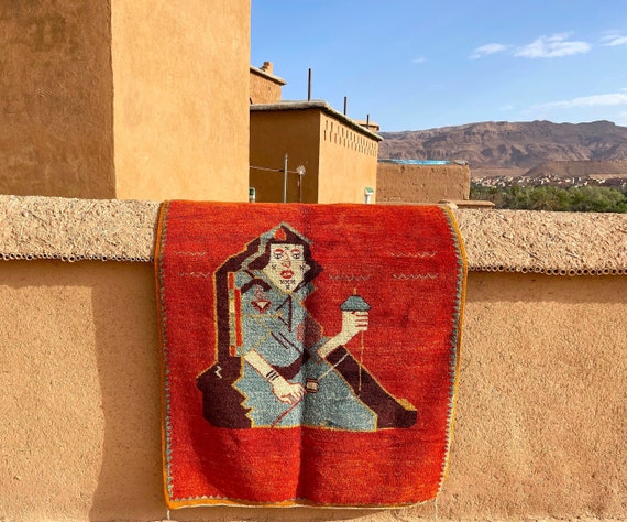 Piece of art berber Moroccan area rug woman berber handmade artwork - 4x5,3 feet