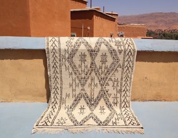 Vintage Beni Mguild - Moroccan Berber Rug - 5x10 Rug - Authentic Beni Ourain Wool Rug - Moroccan Area Rug - Berber Heritage Rug