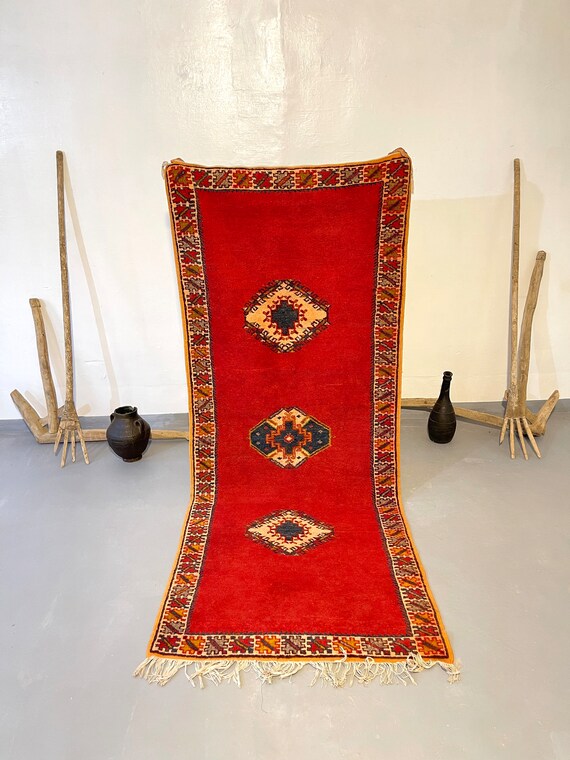 Vintage red moroccan runner 3x8 Feet - Taznakhet rug -  Red berber runner - vintage Moroccan Hallway  - Moroccan runner rug - 3,8 x 8,5 Feet
