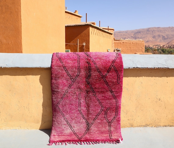Moroccan rug Purple 3.9 x 6.4 Feet - Tapis Berbere - Berber rug - Beni Rug - Mrirt rug - Beni Rug - Hand Knotted Rug - Purple Wool rug