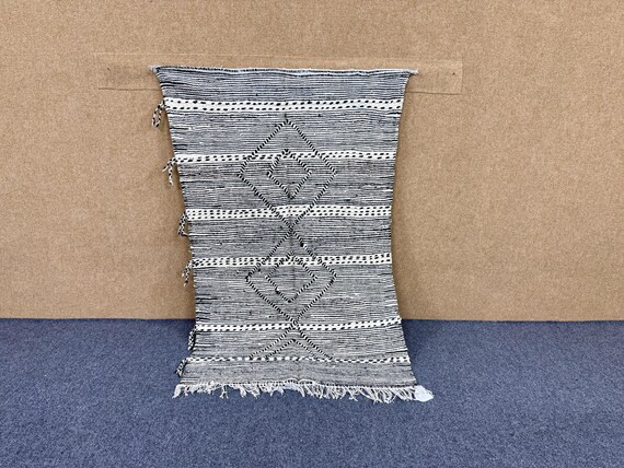 Berber Rug 3x5 ft – Black & White Moroccan Flatweave Carpet – Traditionally Rug – Handwoven in Morocco – Moroccan Home Decor –Area Rug