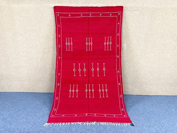 Red Moroccan flat weave rug 4.9x8.2