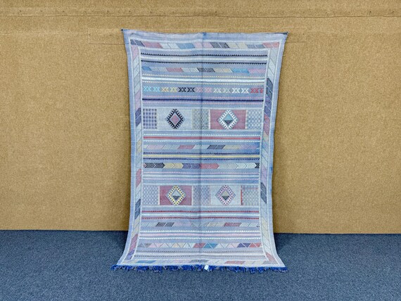 Authentic Light Gray Berber Cactus Silk Rug 5x8 – Lightweight Moroccan Flatweave | Free Shipping