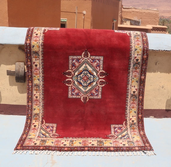 Vibrant 5x7 Moroccan Berber Rug - Handmade Shag Rug with Tribal Tapestry Details