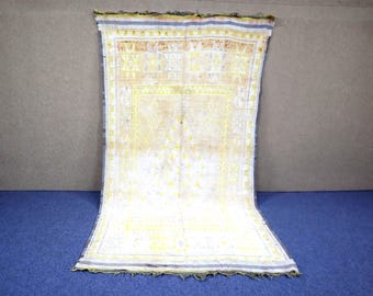 Moroccan Vintage Rug 6x10 - Boho Moroccan Rug - Handmade Wool Area Rug - Azilal Boujaad Tribal Rug - Authentic Handwoven Moroccan Decor
