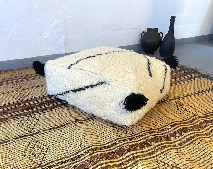 berber pouf -moroccan pouf insert - custom pouf - Moroccan pouf - Wool ottoman - Wool ottoman - Beni Ourain - 24.41” x 24.41”