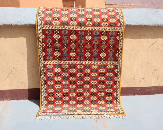 Vintage vibrant rug 4x7 morrocan rug, amazing berber rug traditional, Morrocan area rug, taznakhet rug, handmade rug, ancient area rug
