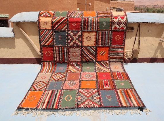 Luxurious Hand-Knotted Moroccan Rug - Classic Taznakht Design, High-Quality Wool 6x11 Rug"