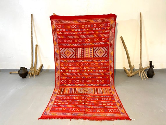 Red Moroccan rug 4x8 Feet - Cactus silk rug - 5x8 Red rug - Silk rug - Cactus silk - Flat weave rug - 5x8 rug Precisely 4,8 x 8,4 Feet