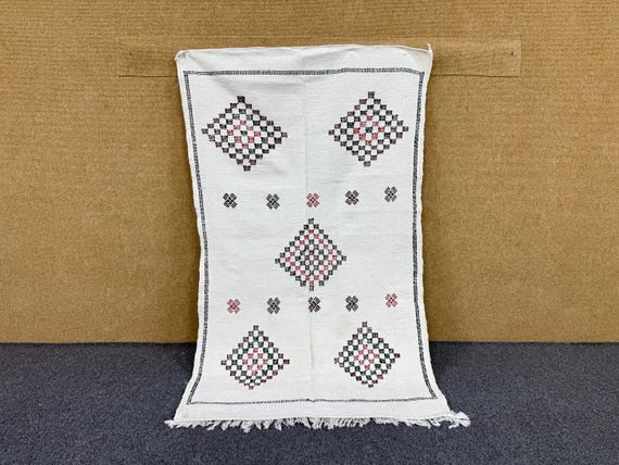 minimalist flat weave Kilim rug 3.5 x 5 ft