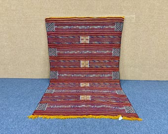 Traditional Kilim Rug Large 4x7 ft – Moroccan Handmade Wool Carpet – Moroccan Flat weave Wool Carpet –Free Shipping – Moroccan Home Decor
