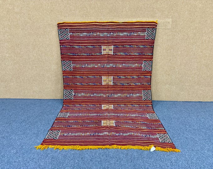 Traditional Kilim Rug Large 4x7 ft – Moroccan Handmade Wool Carpet – Moroccan Flat weave Wool Carpet –Free Shipping – Moroccan Home Decor