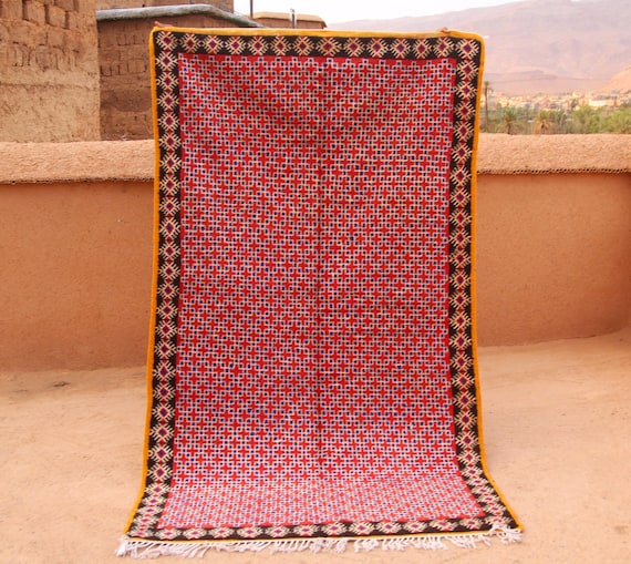 Minimalist morocco rug 8.7 x 5.5 Feet - checkered area rug - living room rug - boho rug handmade wool rug - pink berber rug - taznakht rug
