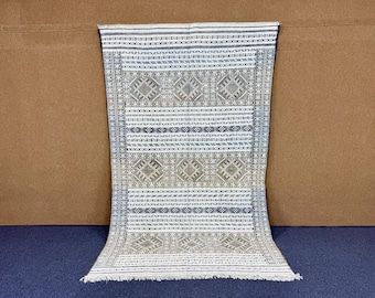 Authentic Kilim Rug from Morocco – Large Berber Wool Flat Weave 5x9 ft – Bohemian Area Carpet –Traditional Moroccan Carpet