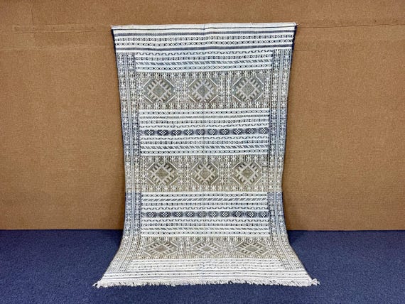 Authentic Kilim Rug from Morocco – Large Berber Wool Flat Weave 5x9 ft – Bohemian Area Carpet –Traditional Moroccan Carpet