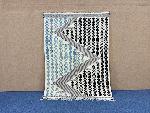 Berber Zanafi Kilim Rug 5x7 ft