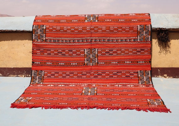 STUNNING BERBER RED rug, 4x6 moroccan rug, flat weave kilim rug, beni mguild rug, nomad rug, living room rug