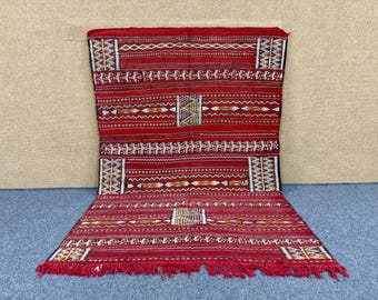 Moroccan rug 4x7 ft– Handwoven Flat Weave Carpet – Ethnic Wool Decor – Moroccan Boho Area Rug –Unique Embroidery Designs