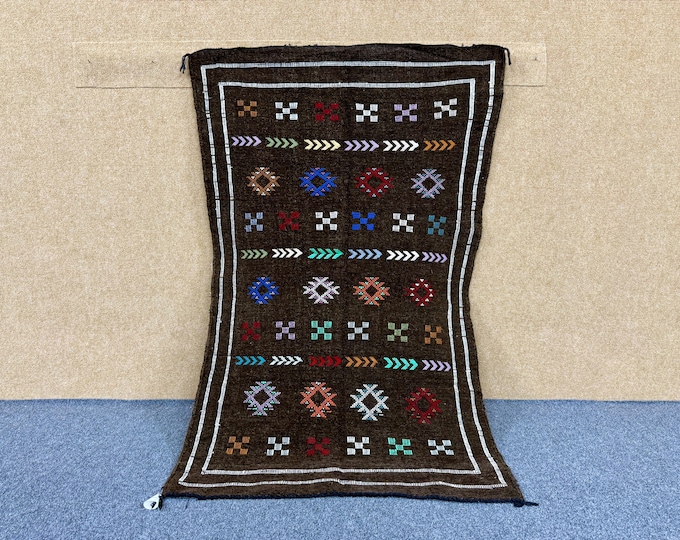 Minimalist Moroccan Rug 3x5 ft – Boujaad Flatweave Berber Rug – Authentic Handwoven Wool | Free shipping