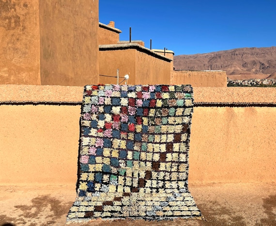 Beautiful Moroccan rug 4.6 x 8.2  Feet - Checkered rug - Boucherouite Rug - handmade rug - Berber Rug - 4.7x 8.2 Feet