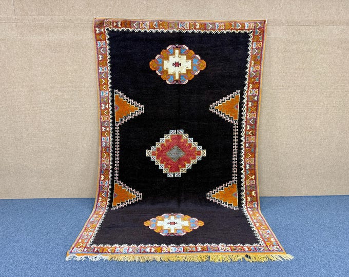 Taznakht Moroccan Rug 6x10 ft –Traditional Moroccan Rug – Handwoven Taznakht Rug – Rustic Moroccan Decor – Living Room Rug – Free Shipping