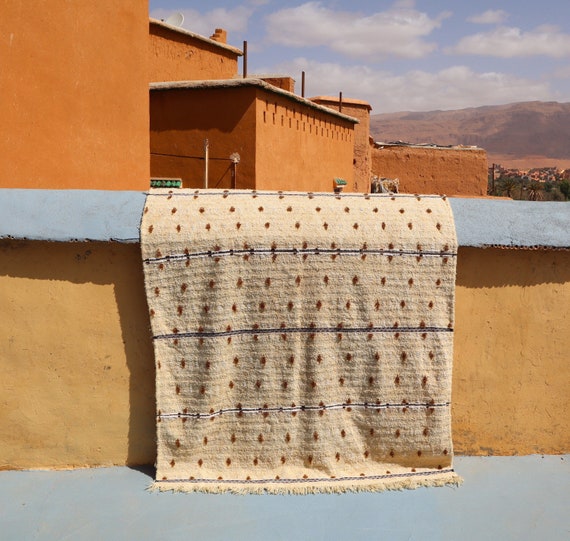 Authentic Handwoven Wedding Blanket - 4x6 rug - Unique Berber Design - Moroccan rug - Traditional Moroccan Textile - Kilim rug