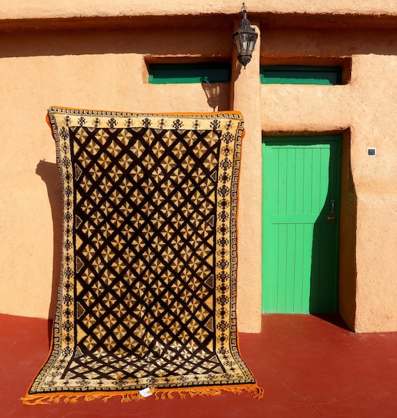 Authentic Moroccan vintage rug - Bohemian 5x8 Rug - Vintage Beni Mguild - Woolen Moroccan Rug - Yellow and black rug - Berber rug