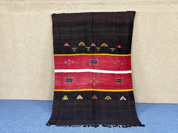 Piece of art Akhnif rug 5.8x8 ft
