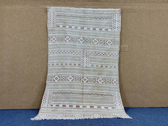 Beige Moroccan Rug 4x7 ft – Moroccan Flatweave Wool Carpet – Vintage Tribal Style– Nomad Berber Wool Rug – Traditional Rug – Home Decor