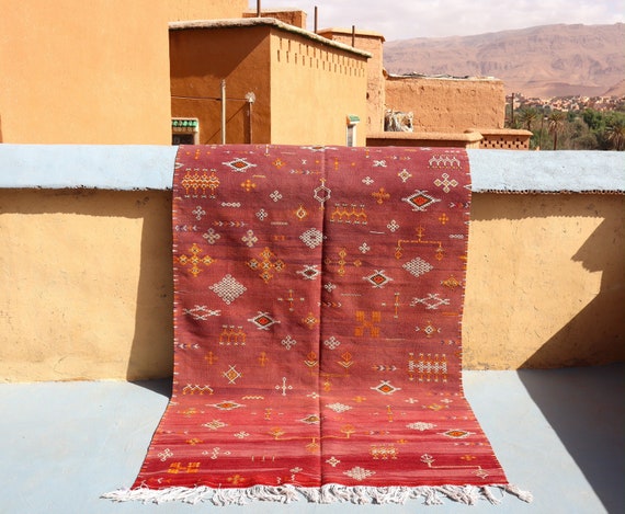 Vintage Purple Berber Kilim Rug - 5.1 x 8.5 Feet - Moroccan Wool Flatwoven Rug - Taznakht rug - Akhnif rug - Rare purple Kilim