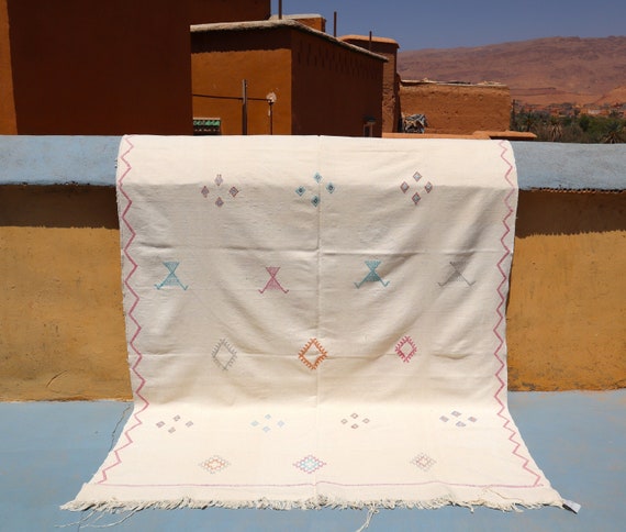AMAZING WHITE MOROCCAN rug - off white cactus silk rug, 6x9 rug, flat weave kilim rug handmade gift for home, boujaad rug , sabra rug