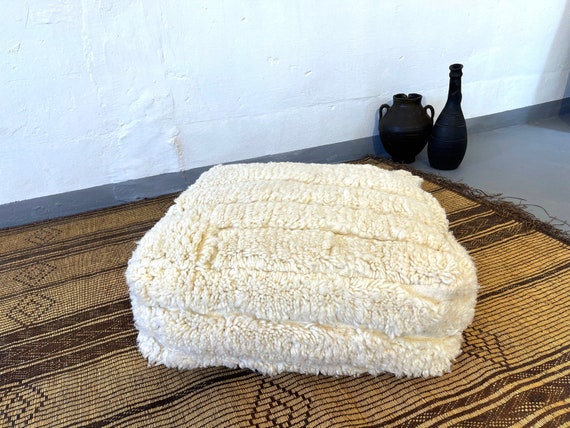 Tufted ottoman - moroccan ottoman - berber pouf - moroccan poufs - wool ottoman - beni ourain poufs -