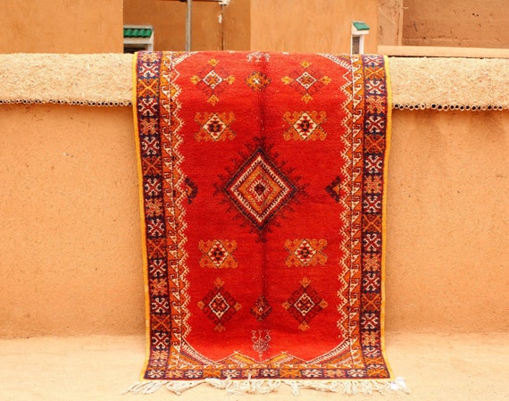 Vintage area rug 4x7 feet - Berber rug - taznakhet rug - Moroccan area rug - handmade wool rug - 7 x 4 feet