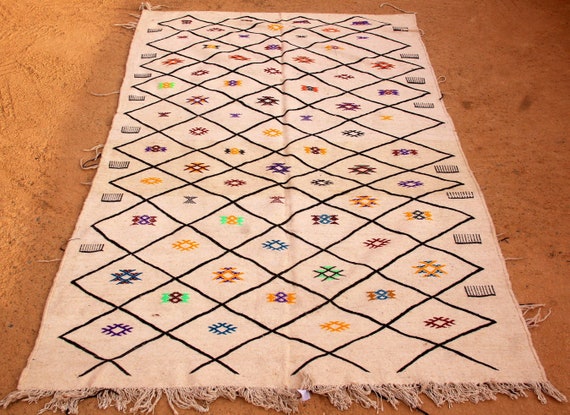 Exclusive White Kilim Rug - 5x8 rug - Handwoven Geometric Flatweave Moroccan Rug - Azilal rug - Berber rug