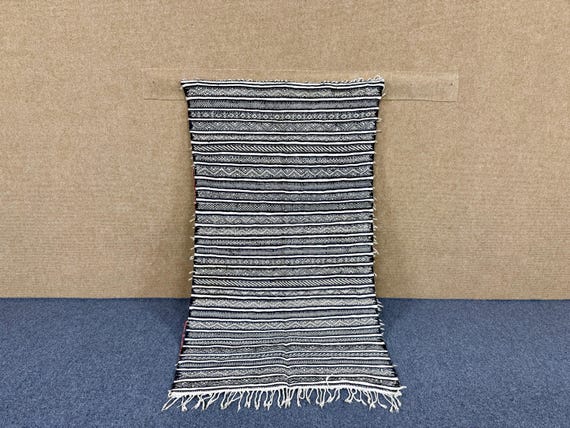 flat weave Beni Ourain rug 3.2 x 5.7
