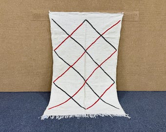minimalist rug 3,5 x 5,5 ft