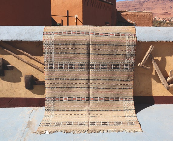 Vintage Kilim Rug 4x7 - Handmade Ethnic Beige Wool Rug, Striped Flat Weave Moroccan Rug
