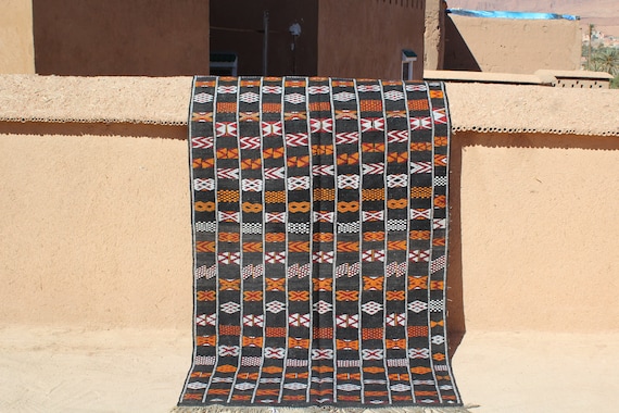 Vintage Kilim Rug 4x7 Feet - Moroccan Rug - Black Area Rug - Akhnif Rug - Abstract carpet