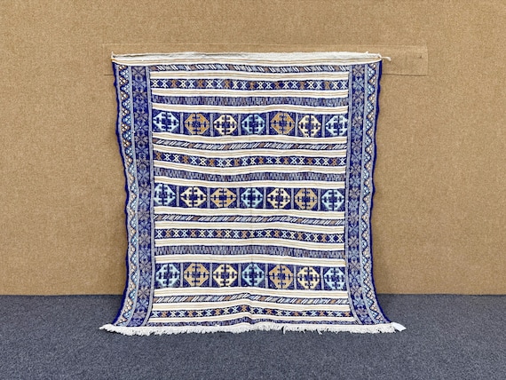 Moroccan light Kilim rug 4.1x4.8 ft