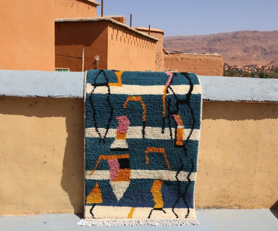 HandKnotted Boujaad Rug 3.4 x 5.5 Feet - Minimalist Moroccan Wool Rug with Abstract Design - Berber rug